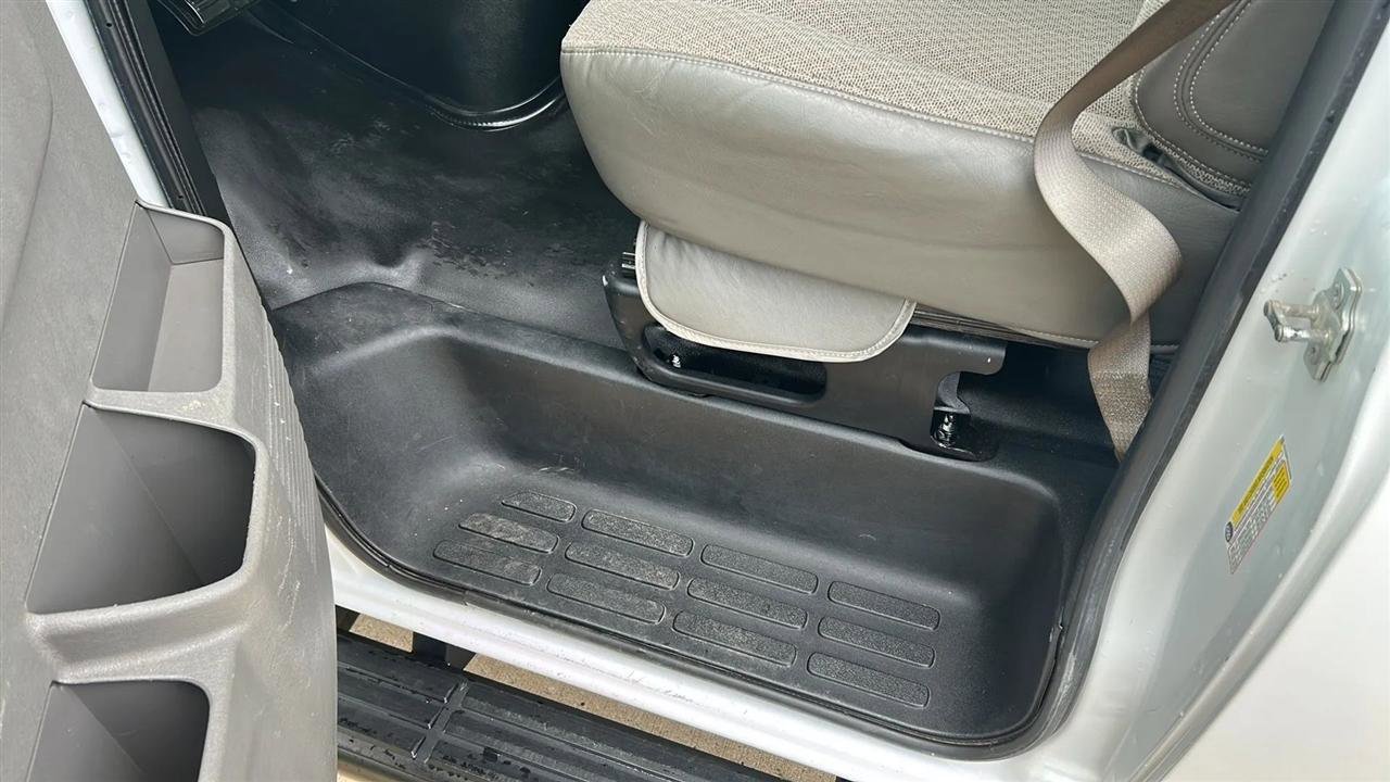 Used 2018 Chevrolet Express 3500 LT w/ LT Preferred Equipment Group RWD image 38