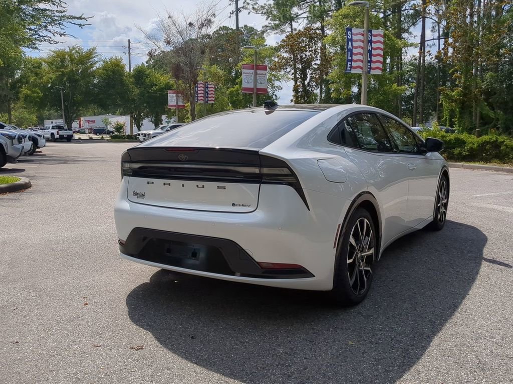 New 2025 Toyota Prius XSE image 5