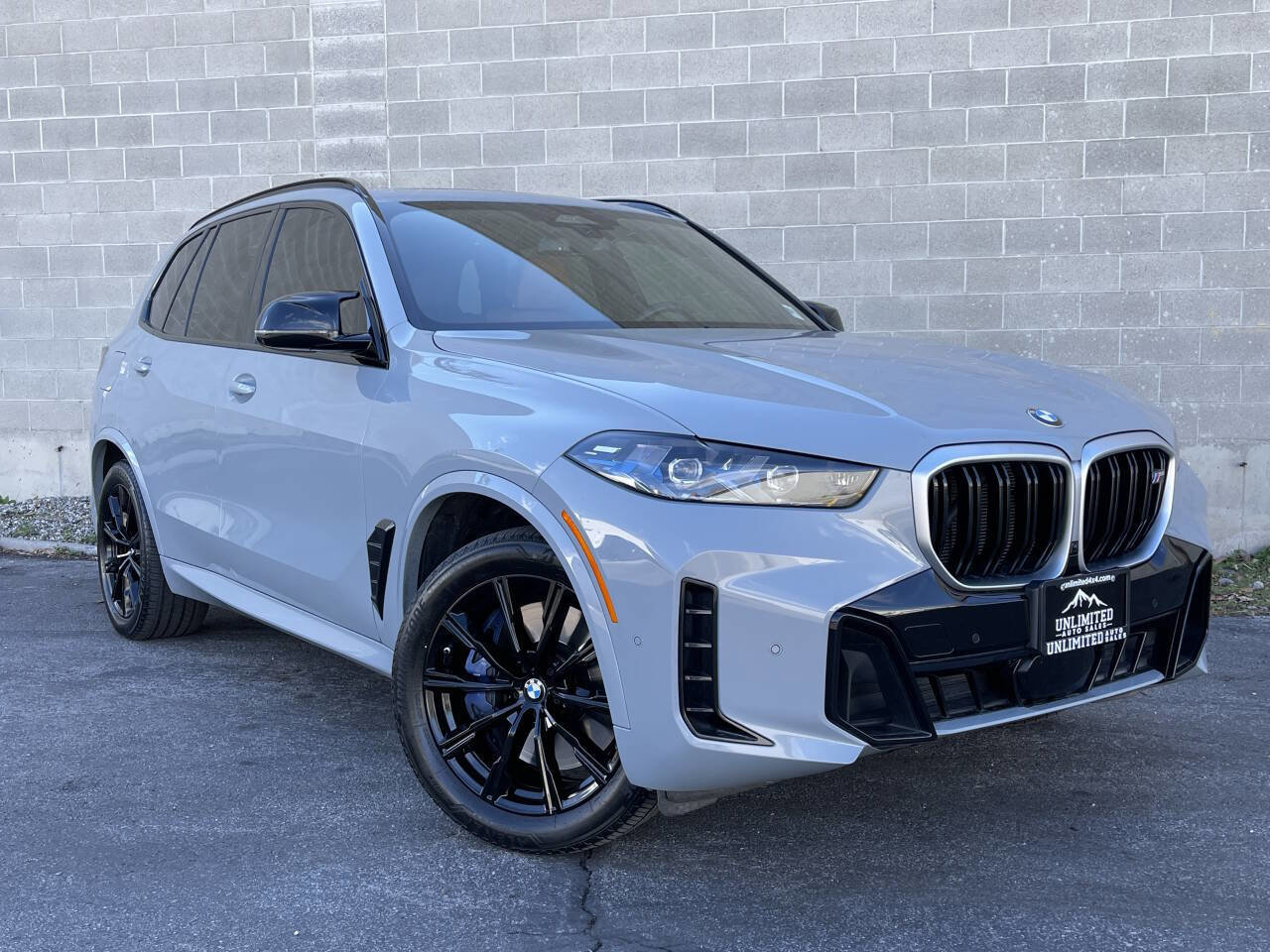 Used 2026 BMW X5 M60i AWD/4WD image 2