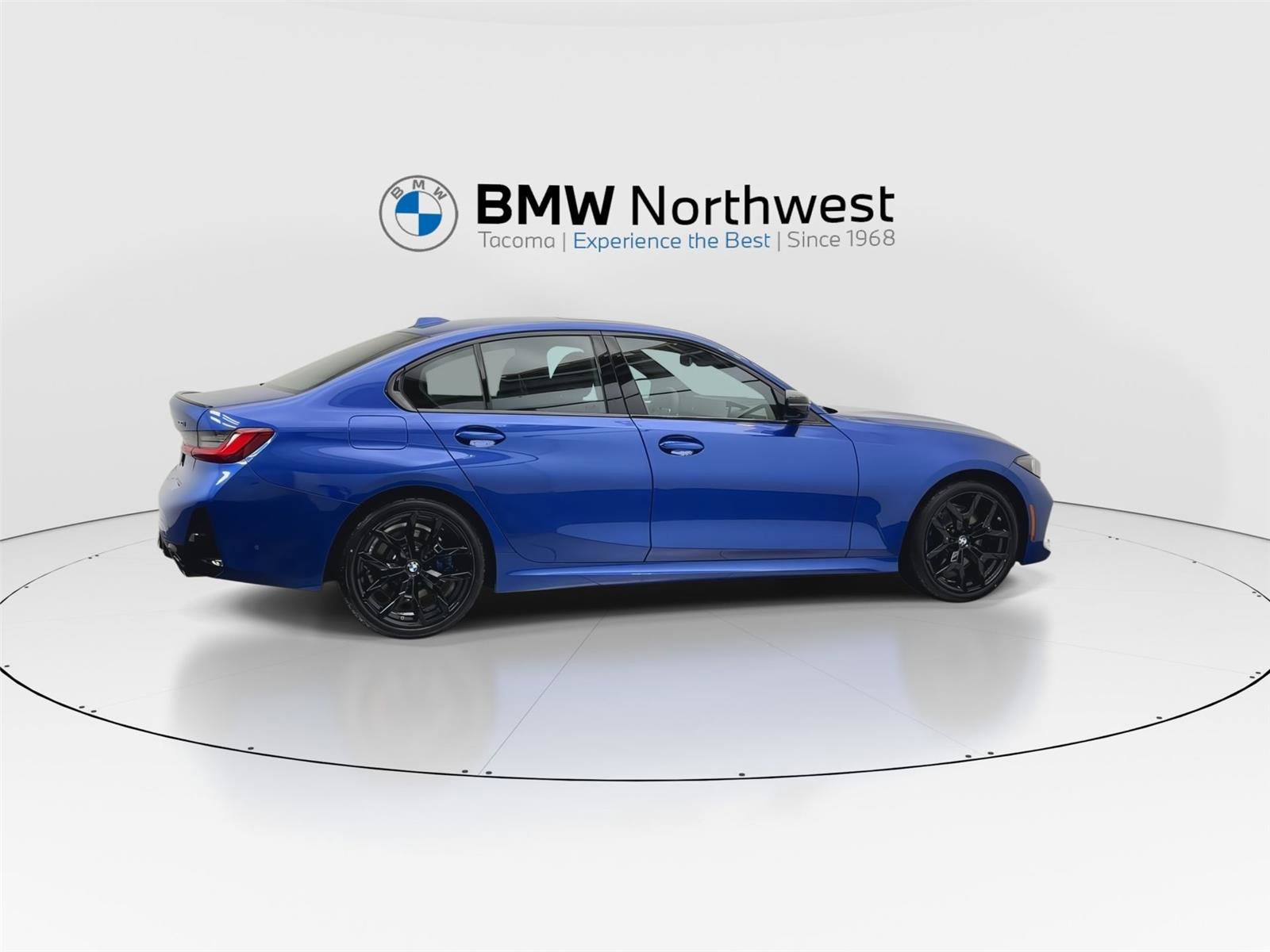 New 2026 BMW 330i xDrive Sedan w/ M Sport Package image 4