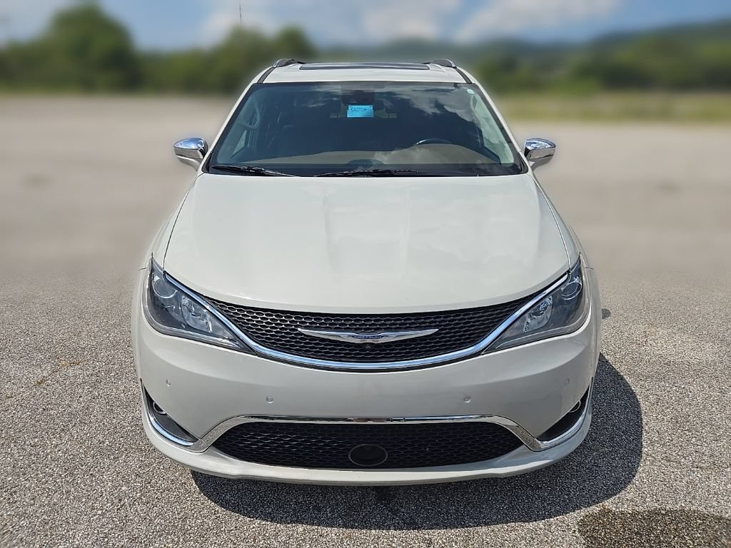 Used 2017 Chrysler Pacifica Limited FWD image 8