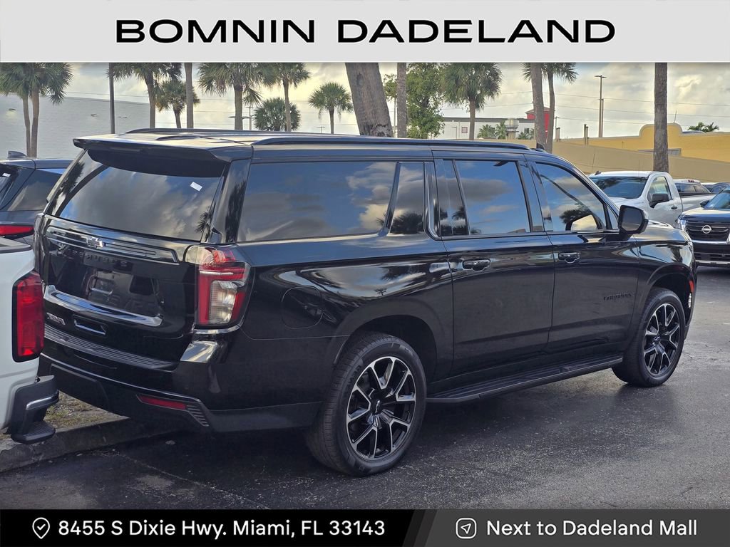 Used 2023 Chevrolet Suburban RST image 4