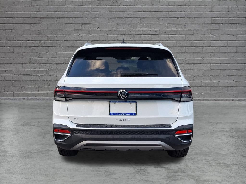 New 2026 Volkswagen Taos SE FWD image 4
