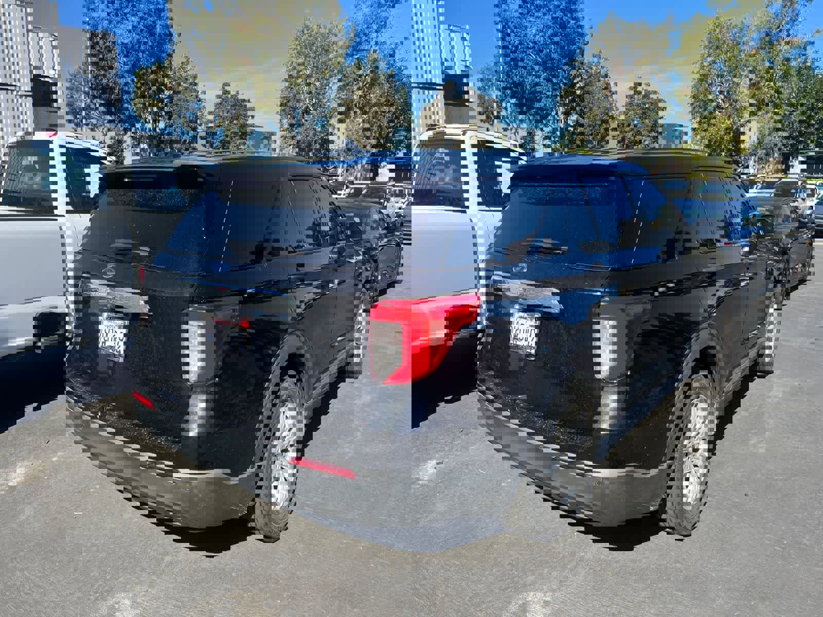 Used 2021 Ford Explorer 2WD image 3