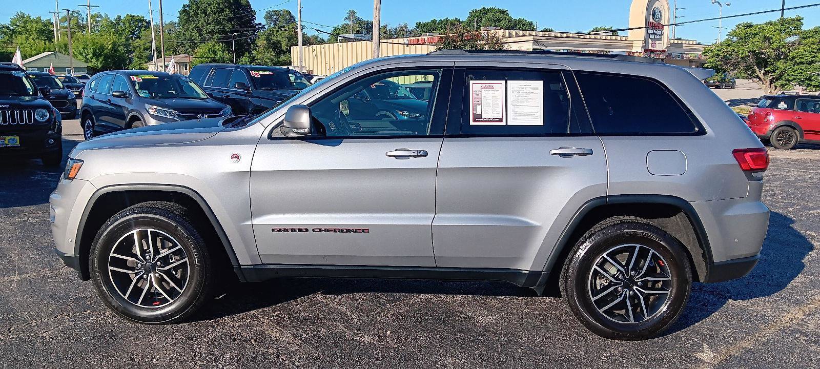 Used 2021 Jeep Grand Cherokee Trailhawk w/ Premium Lighting Group image 12