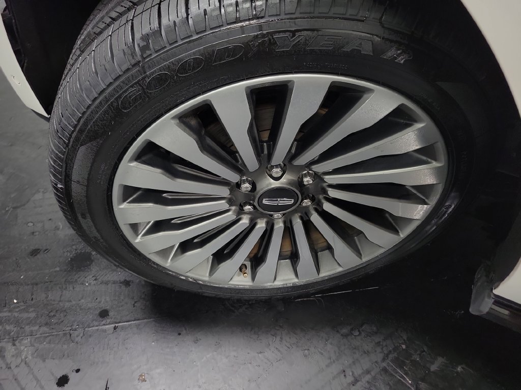 Used 2019 Lincoln Navigator Reserve AWD/4WD image 14