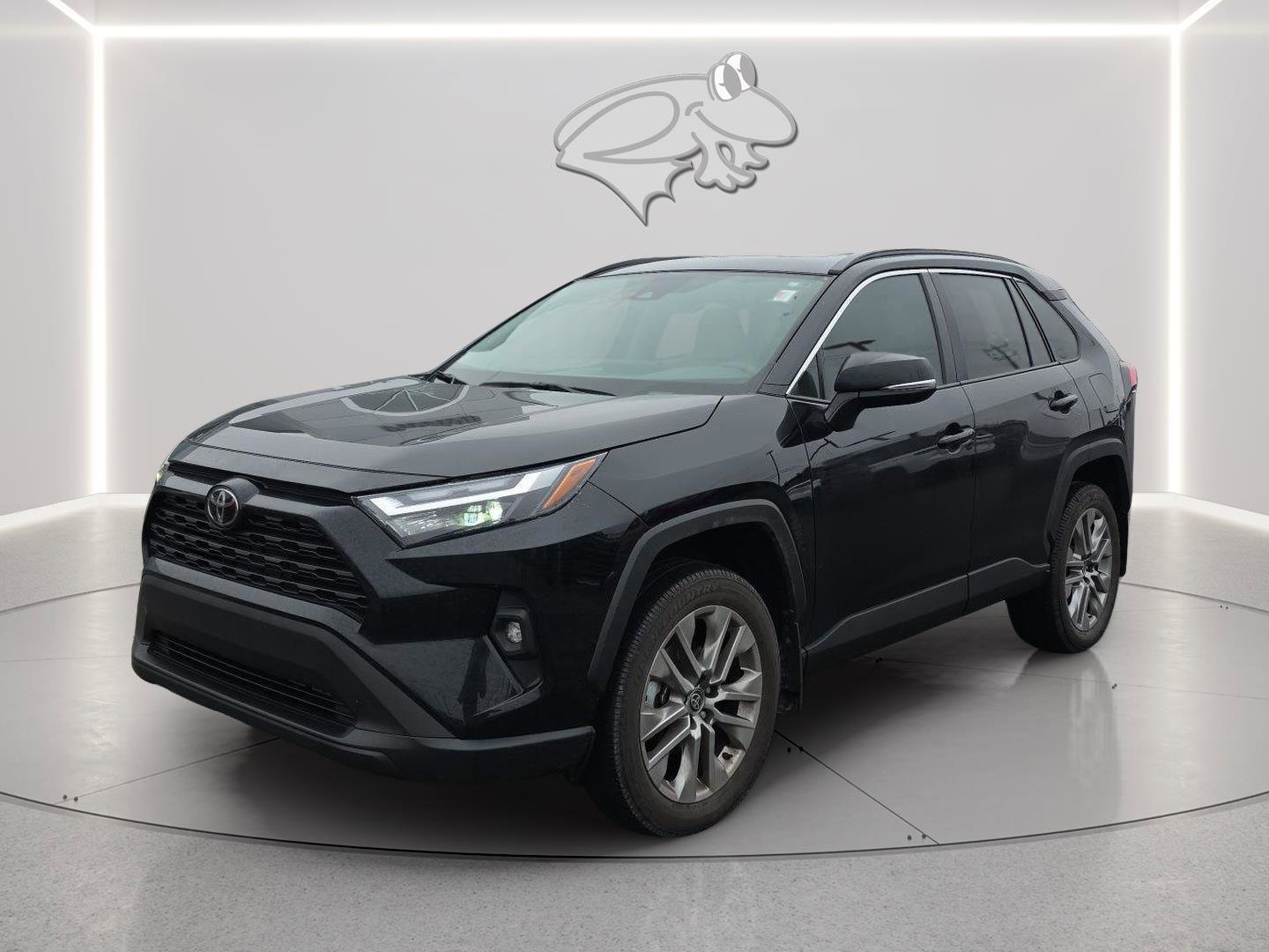 Used 2024 Toyota RAV4 XLE Premium image 2