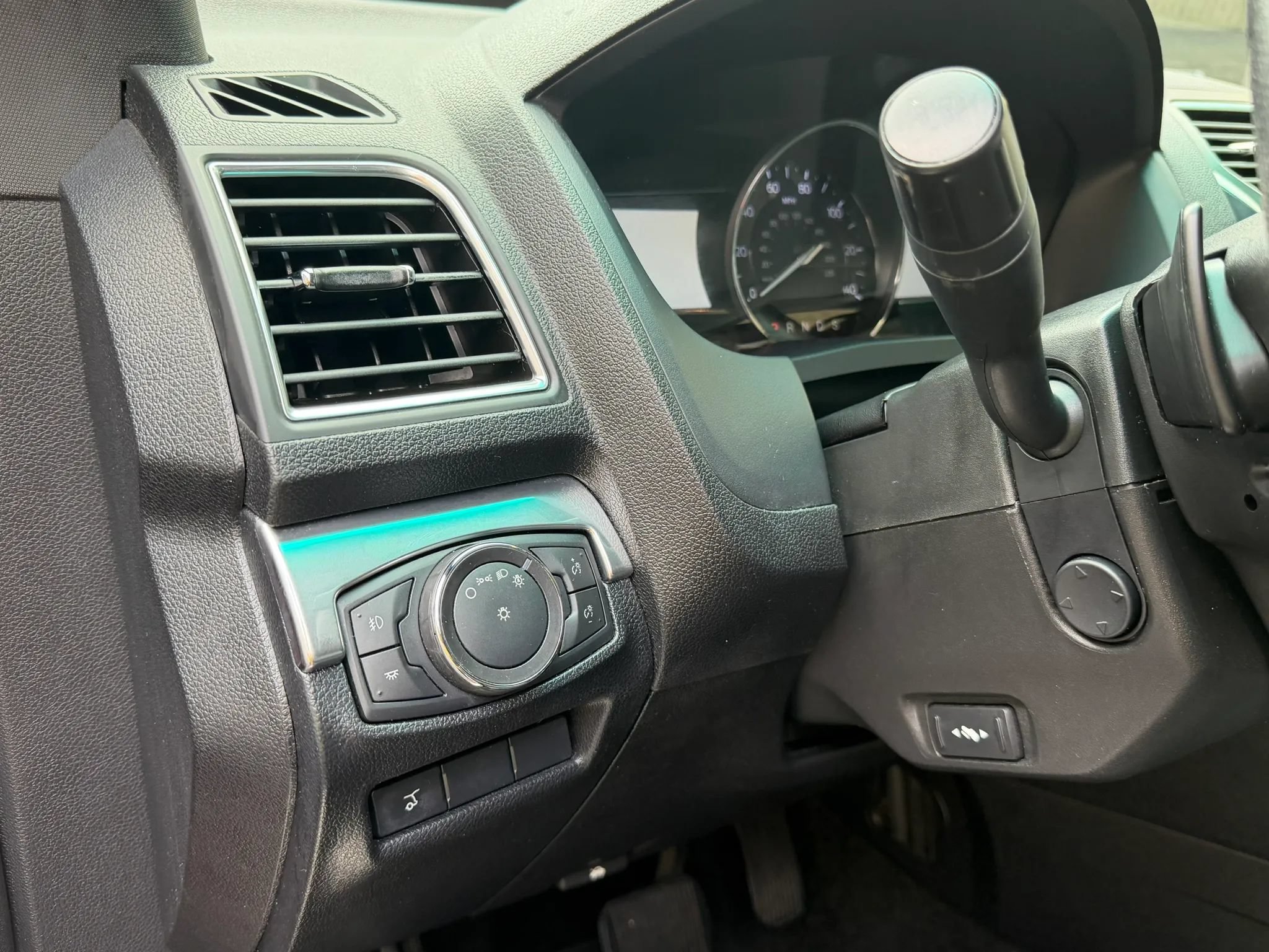 Used 2017 Ford Explorer Limited FWD image 26
