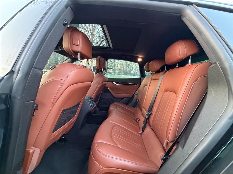 Used 2020 Maserati Levante image 25