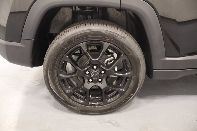 New 2025 Jeep Compass Latitude w/ Sun & Sound Group image 26