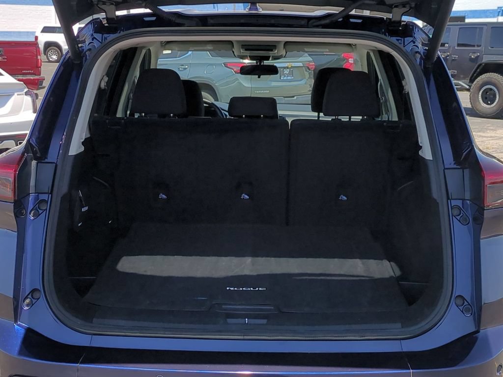 Used 2025 Nissan Rogue SV FWD image 30