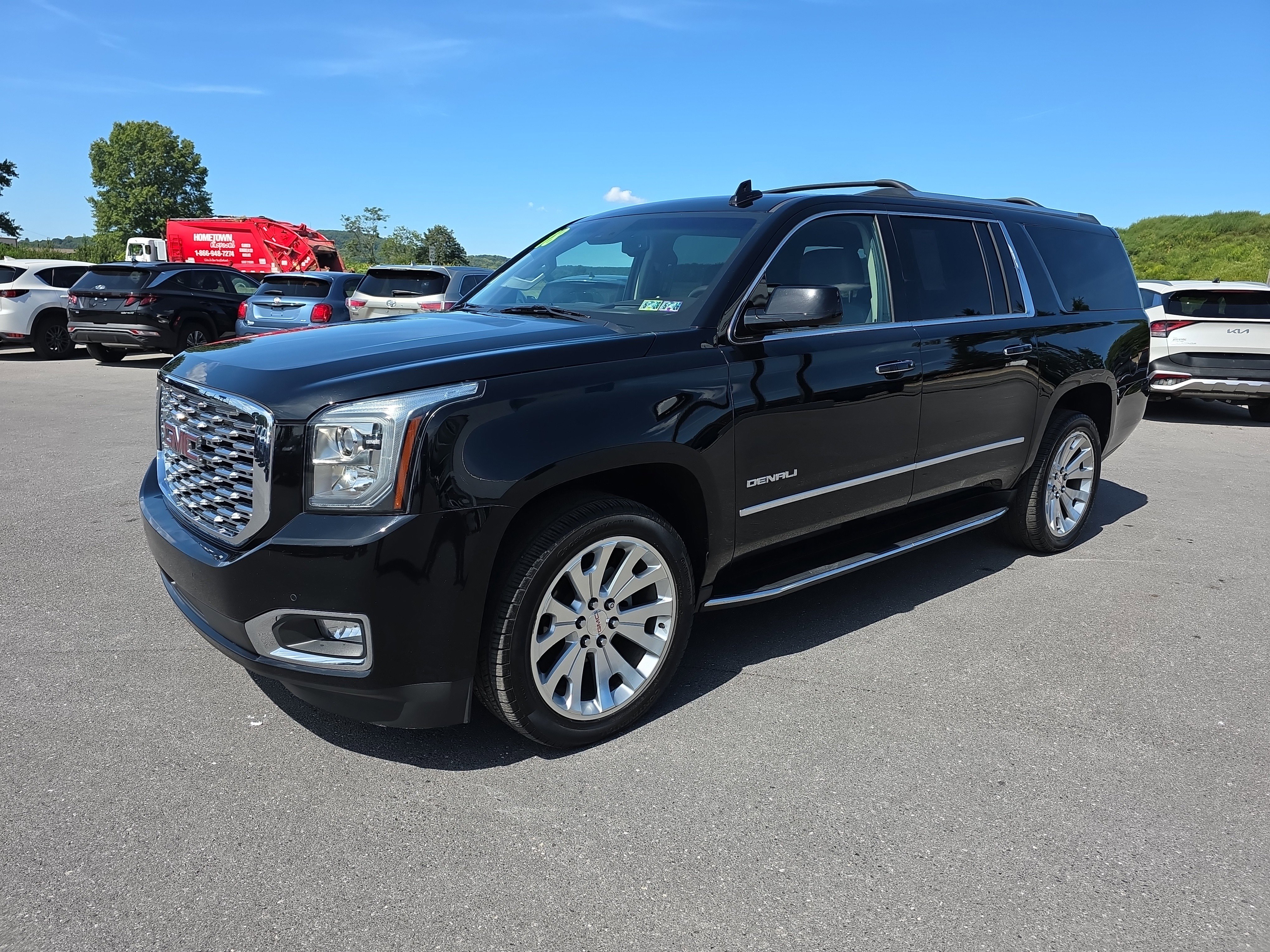 Used 2018 GMC Yukon XL Denali image 7