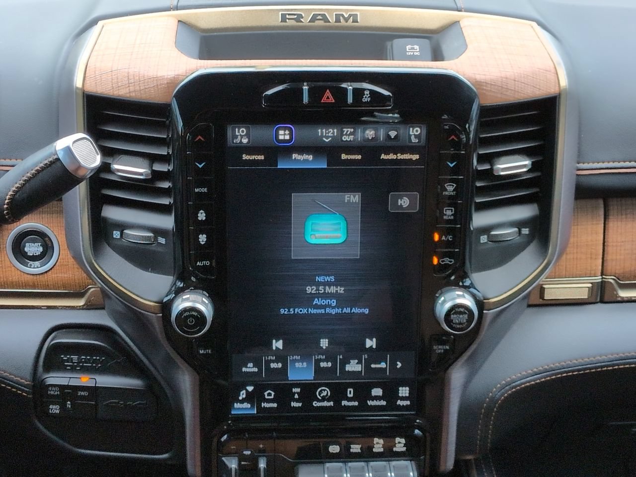 Used 2024 RAM 2500 Limited AWD/4WD image 18