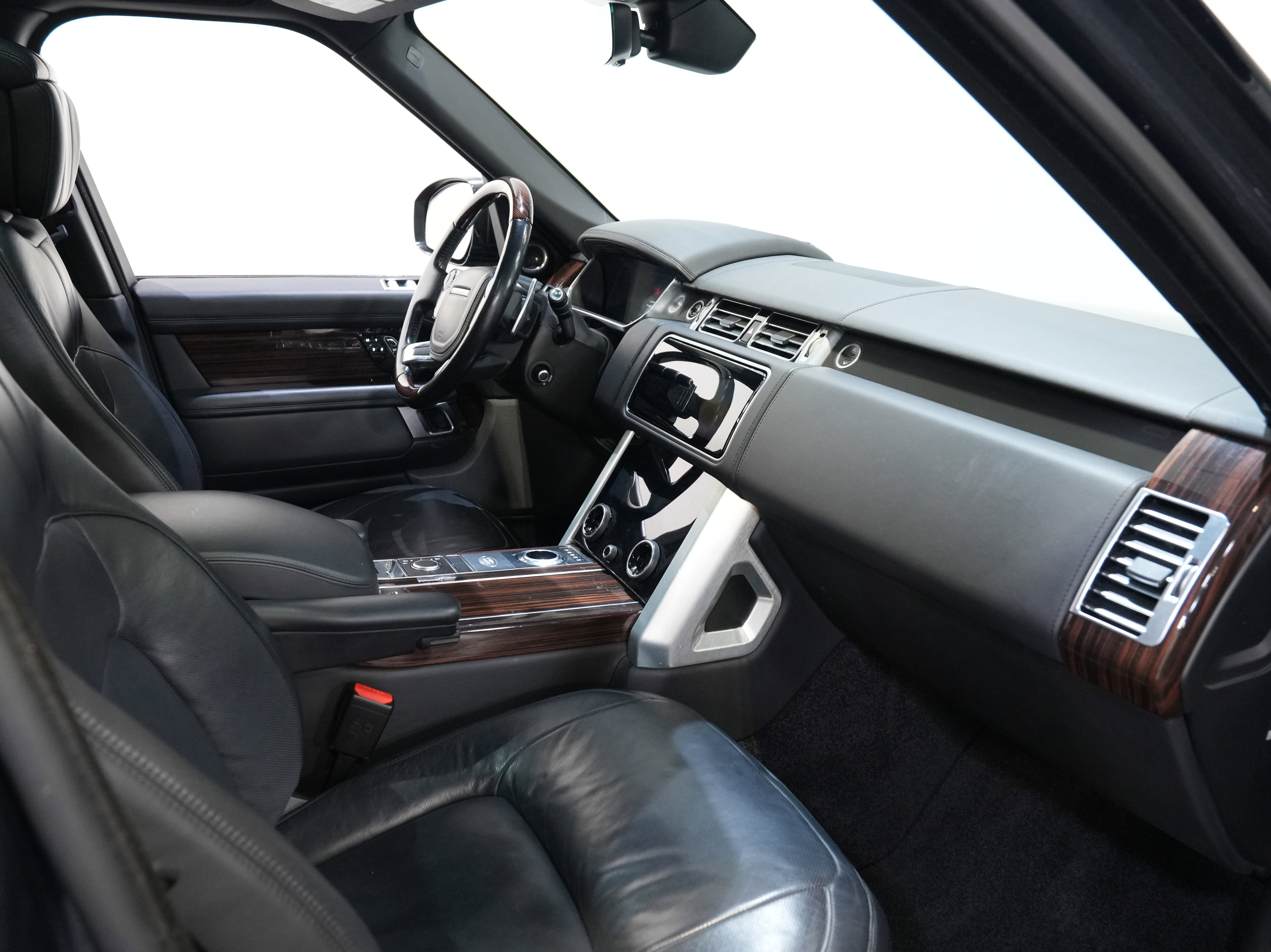 Used 2018 Land Rover Range Rover Long Wheelbase Autobiography image 32