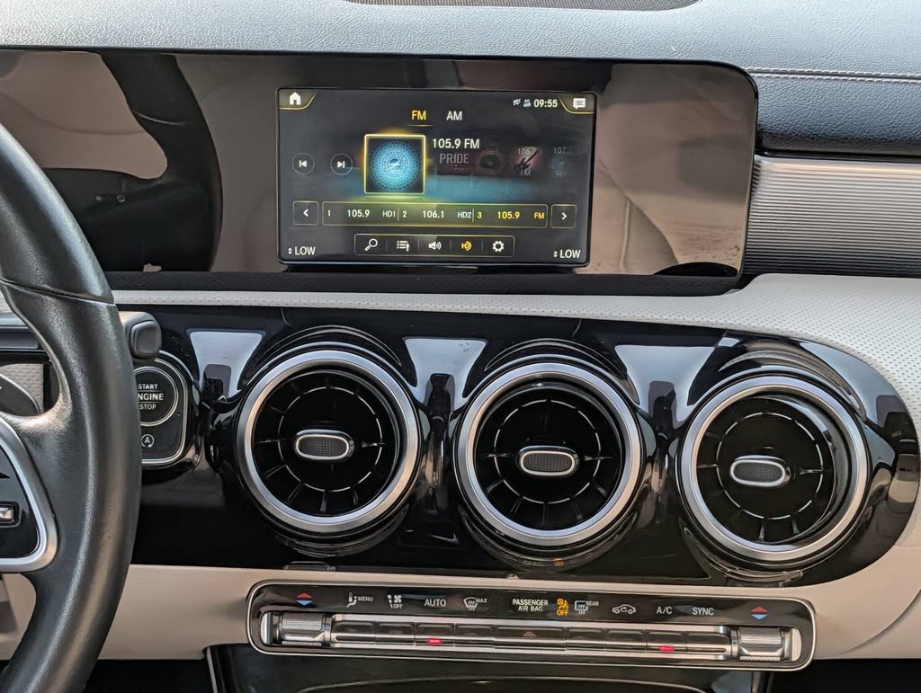 Used 2020 Mercedes-Benz CLA 250 image 16