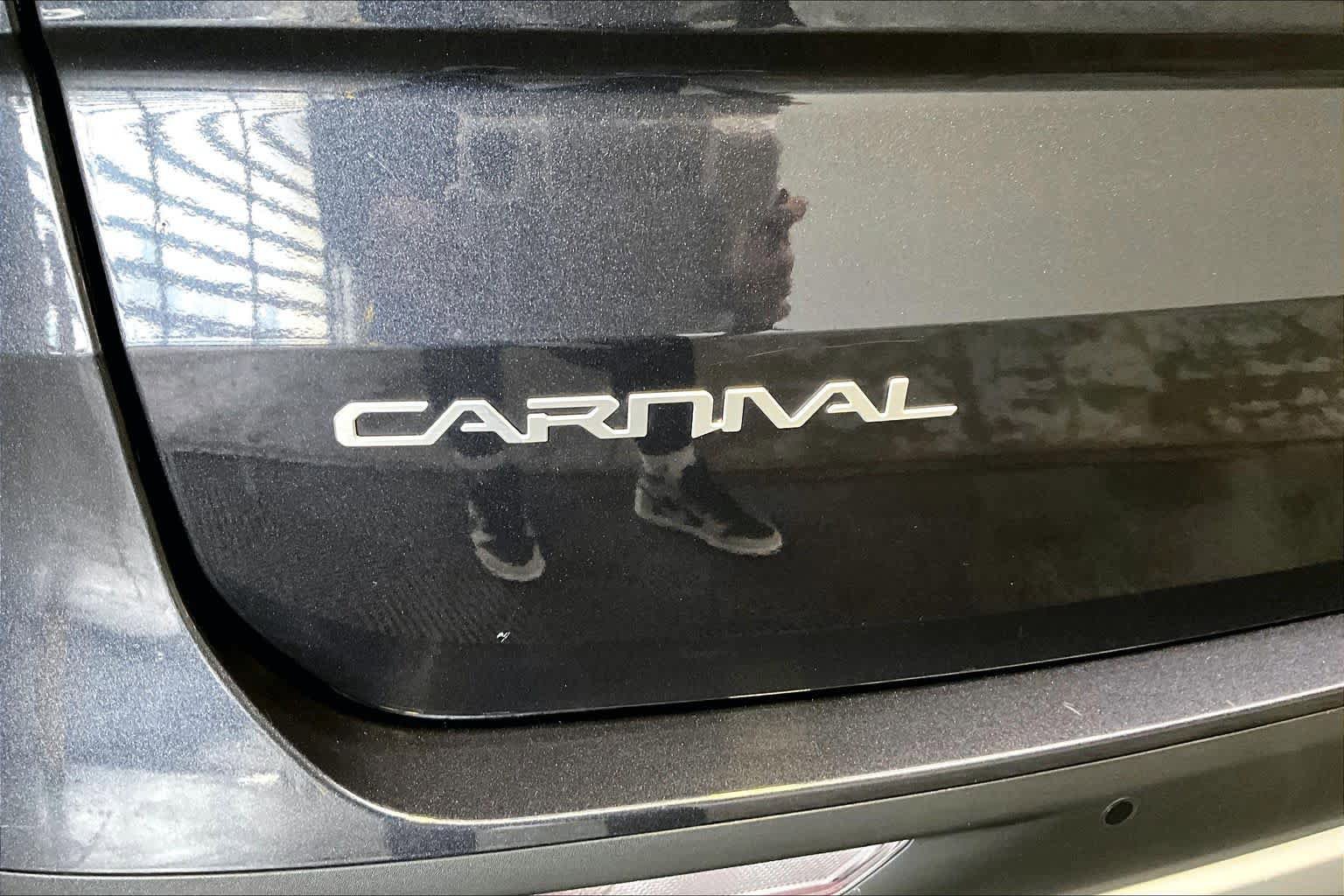 Used 2023 Kia Carnival LX FWD image 10