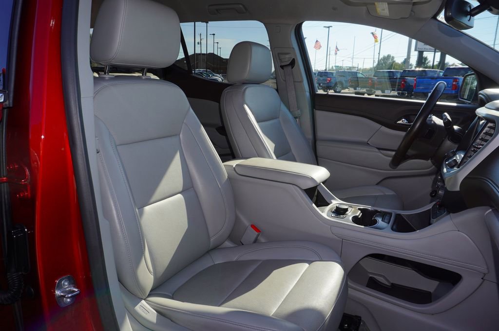 Used 2023 GMC Acadia SLT image 29