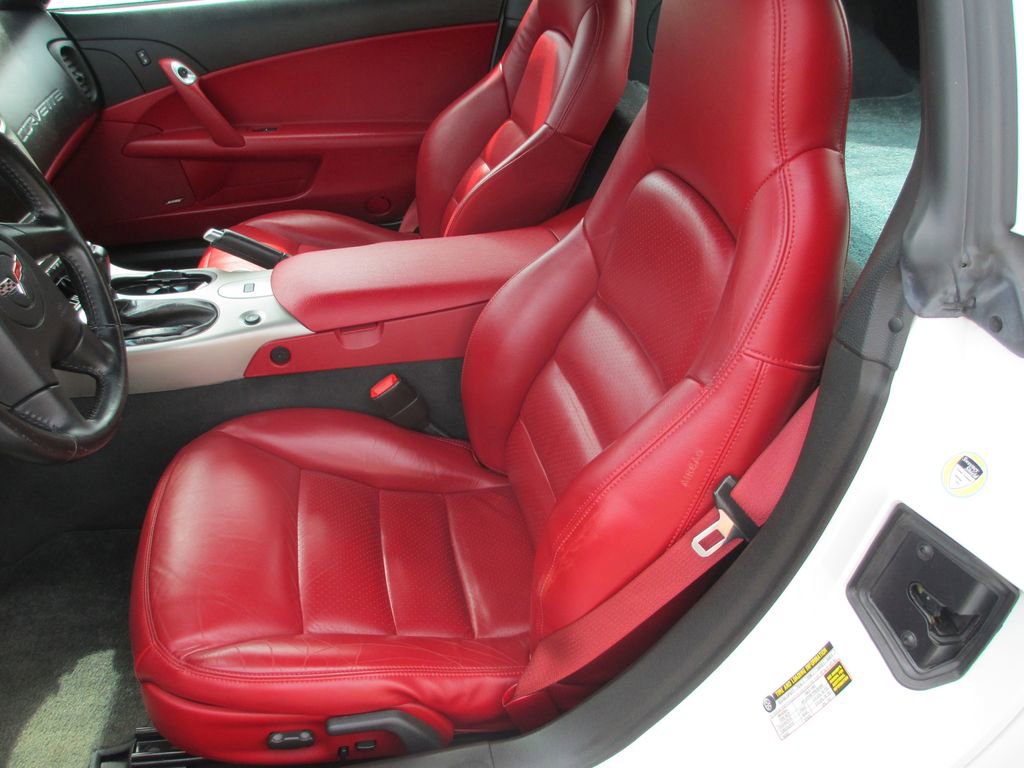 Used 2005 Chevrolet Corvette Coupe w/ Preferred Equipment Group image 16