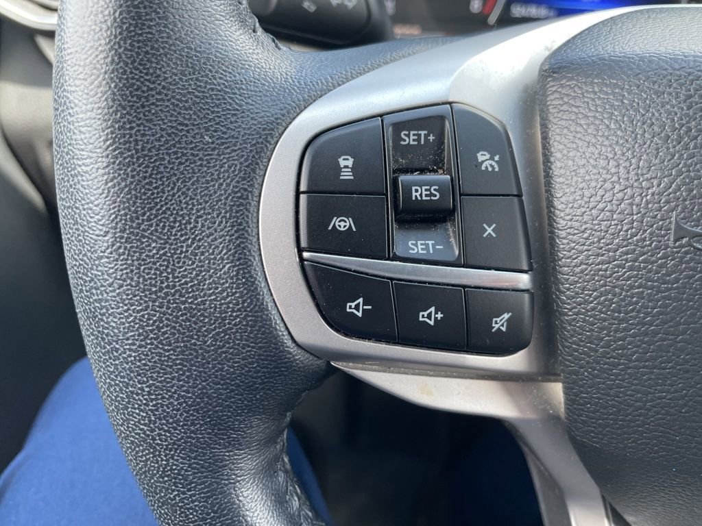 Used 2022 Ford Explorer XLT w/ Equipment Group 202A image 18