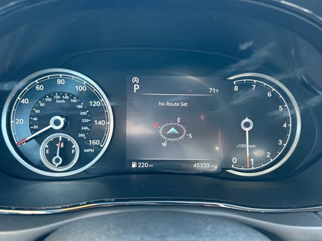 Used 2025 Genesis GV70 2.5T AWD/4WD image 16