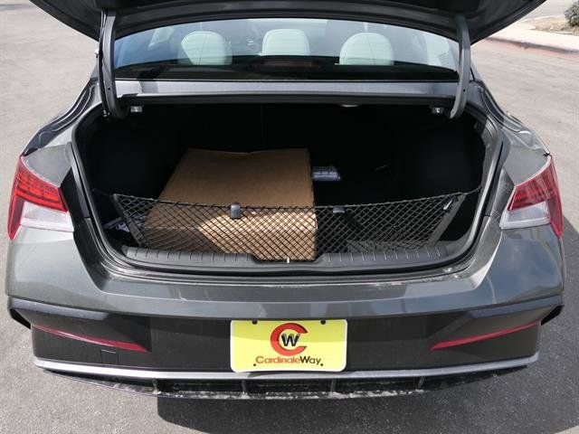 New 2025 Hyundai Elantra Limited image 22