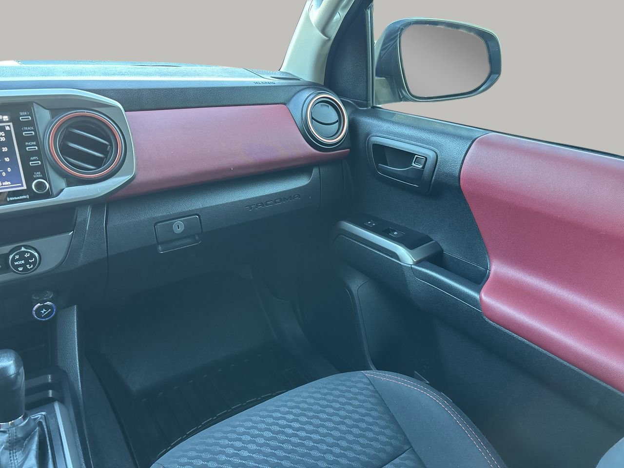 Used 2022 Toyota Tacoma SR5 image 15