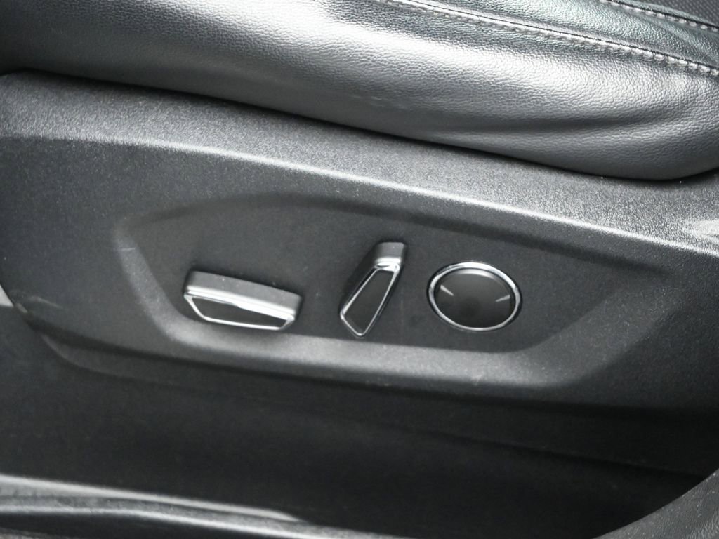 Used 2016 Ford Edge Titanium w/ Equipment Group 301A image 8