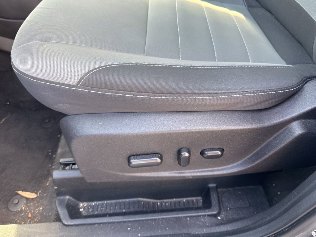 Used 2016 Ford Escape SE w/ Equipment Group 201A FWD image 16