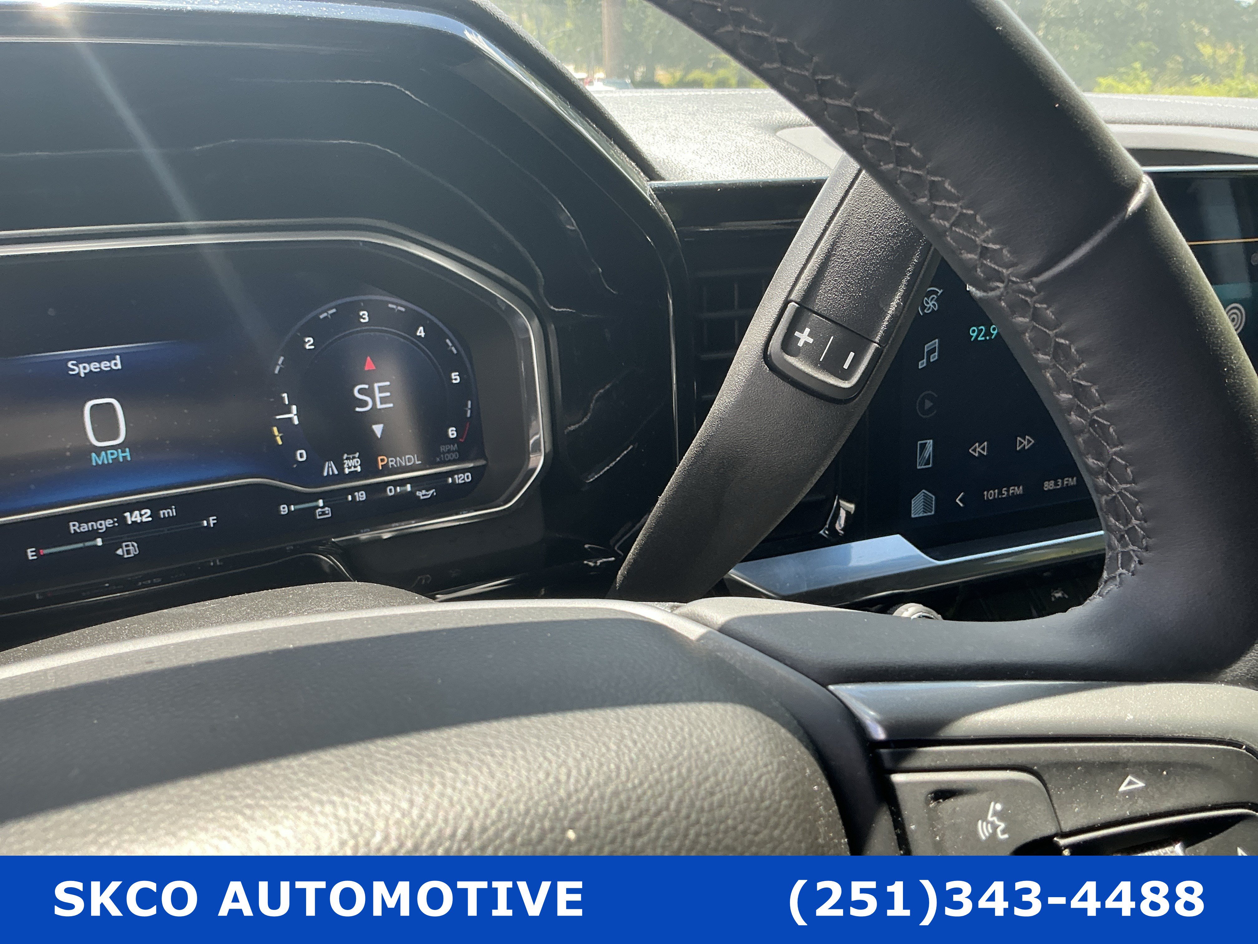 Used 2023 Chevrolet Silverado 1500 LT AWD/4WD image 23