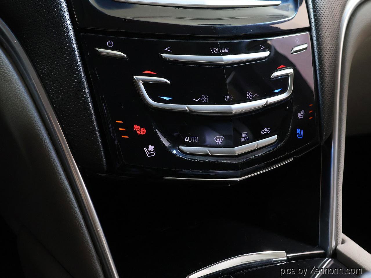 Used 2013 Cadillac XTS Luxury FWD image 21