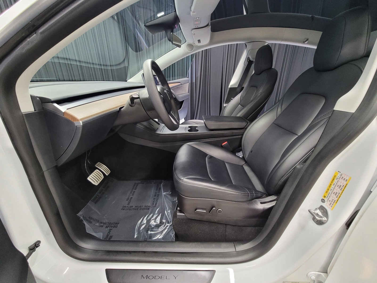 Used 2023 Tesla Model Y Performance image 15