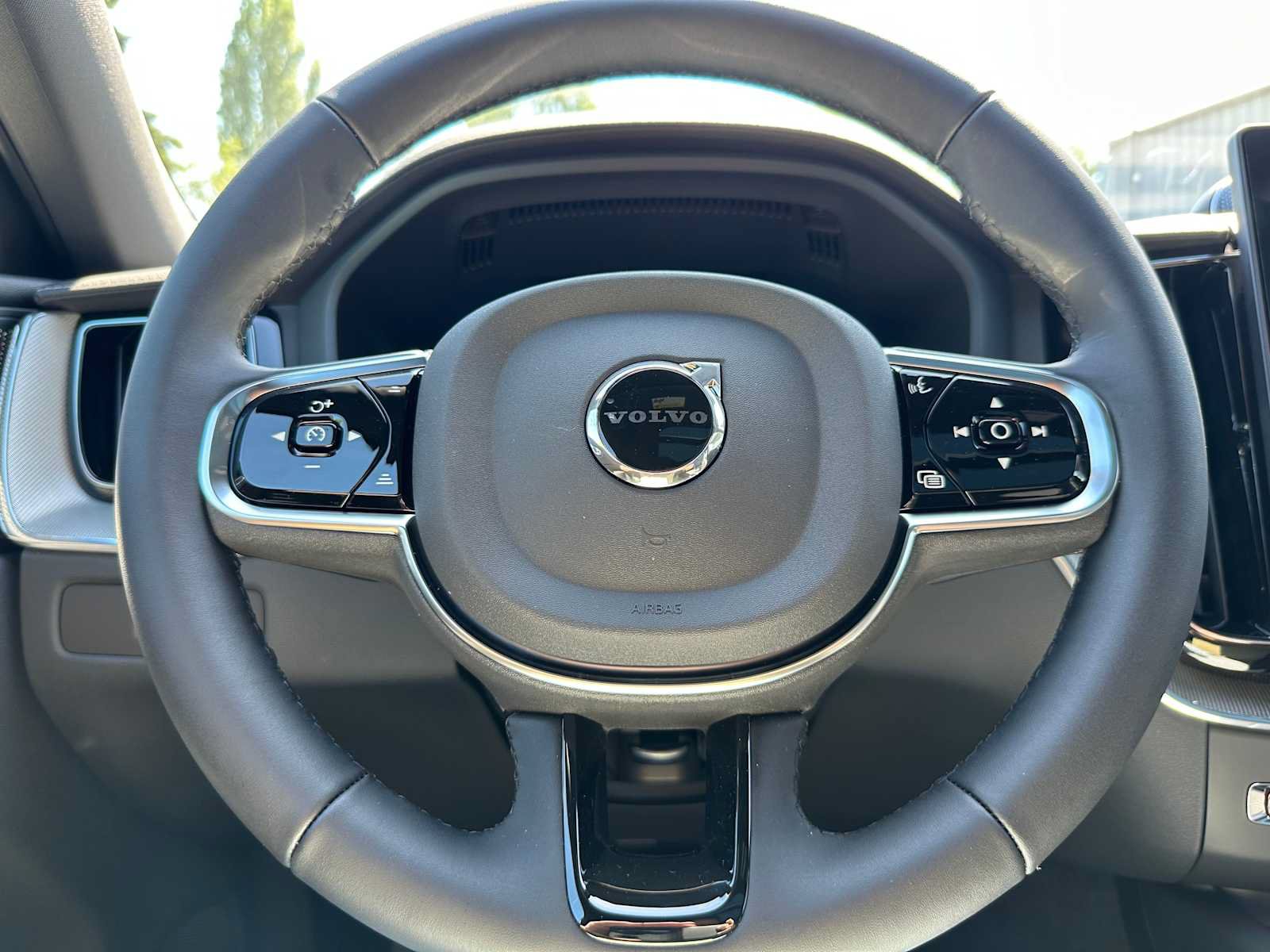 New 2026 Volvo XC60 T8 Ultra w/ Protection Package Premier AWD/4WD image 24