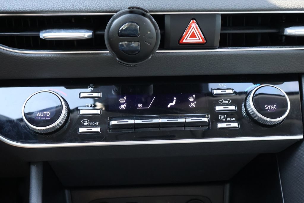 Used 2020 Hyundai Sonata Limited w/ Preferred Accessory Package FWD image 24
