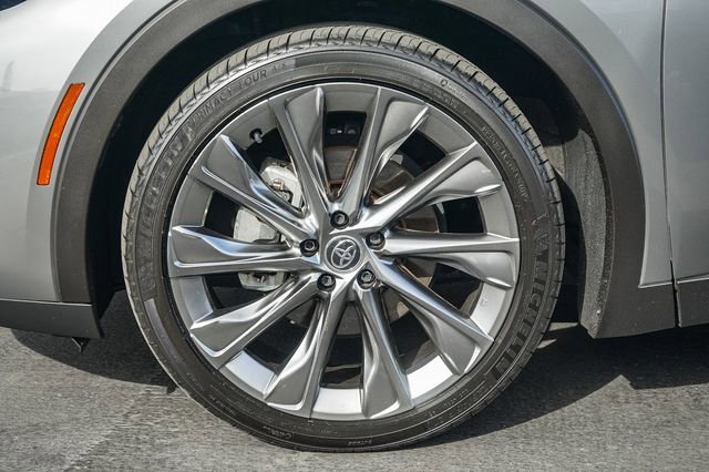 Used 2023 Toyota Crown Limited w/ Advanced Technology Package image 11