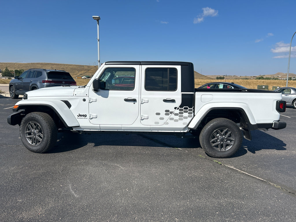 New 2025 Jeep Gladiator Sport image 10
