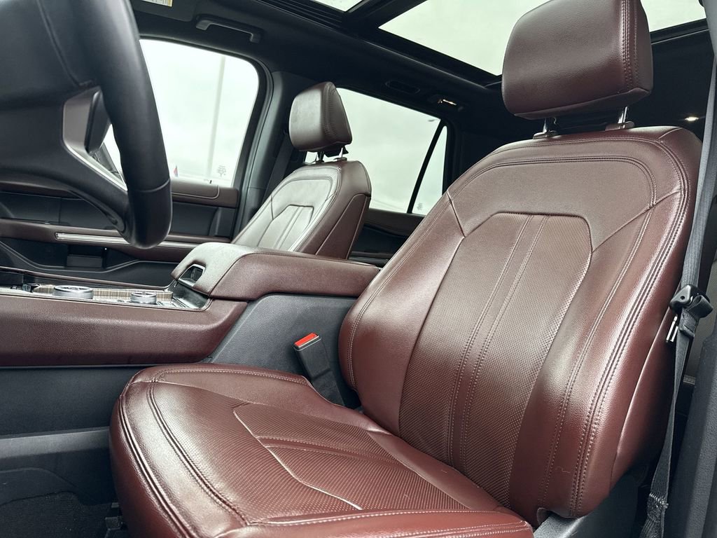 Used 2024 Ford Expedition Limited image 13