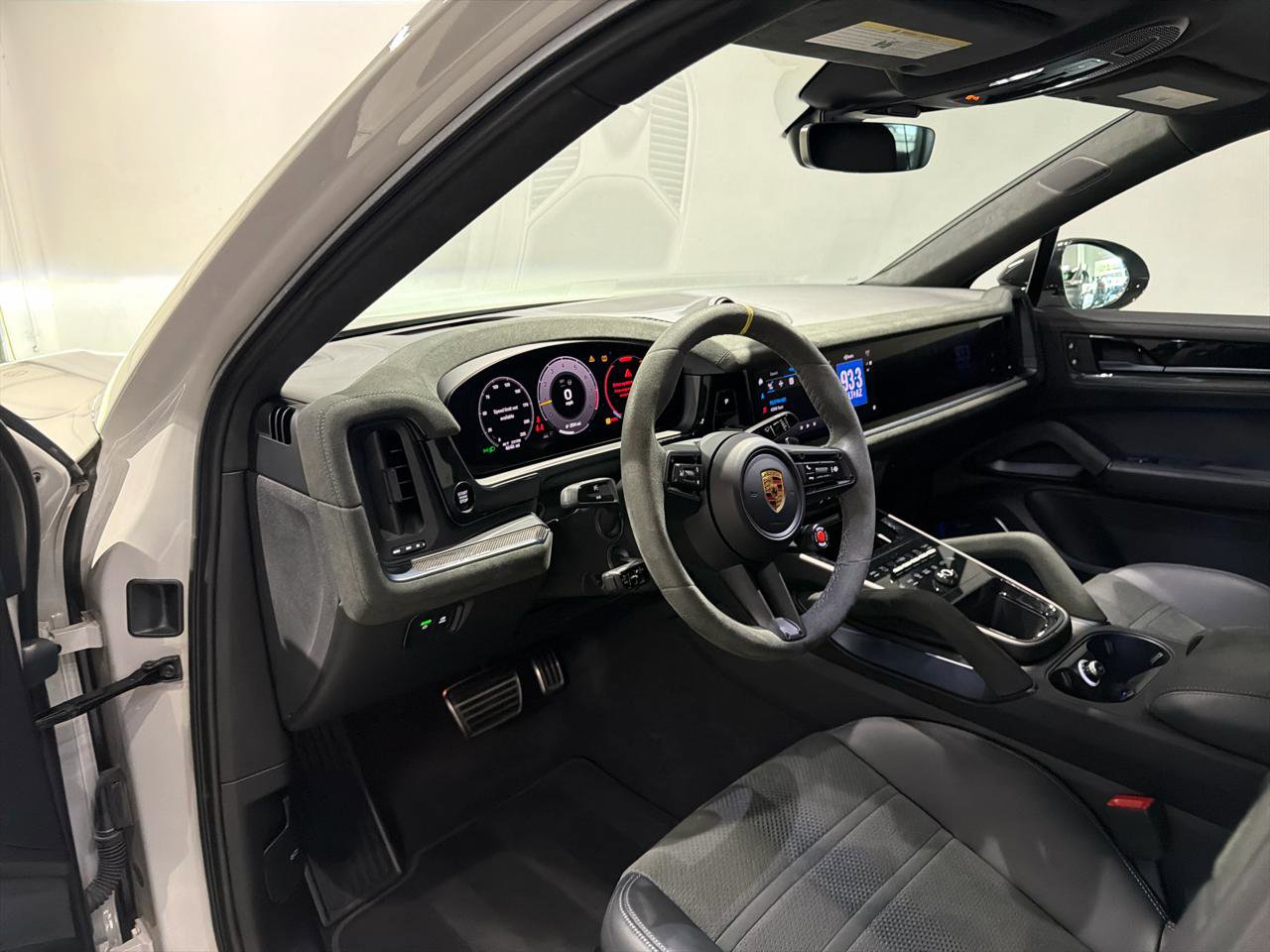 Used 2024 Porsche Cayenne Turbo GT AWD/4WD image 19