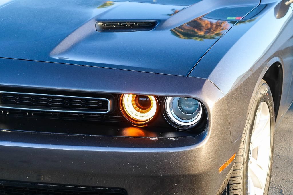 Used 2023 Dodge Challenger SXT RWD image 5