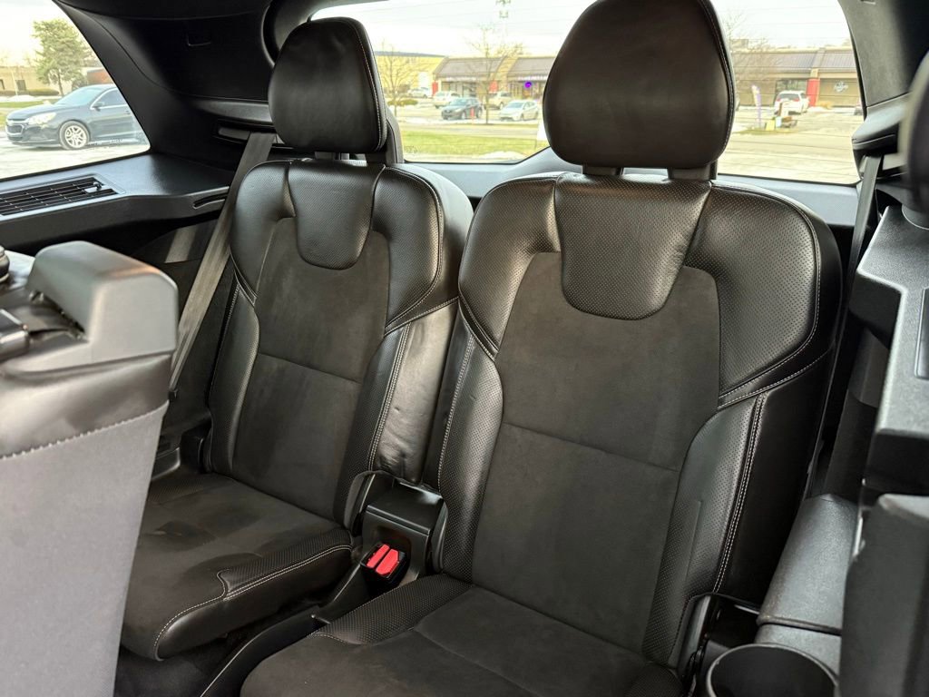 Used 2017 Volvo XC90 T8 R-Design w/ Vision Package image 18