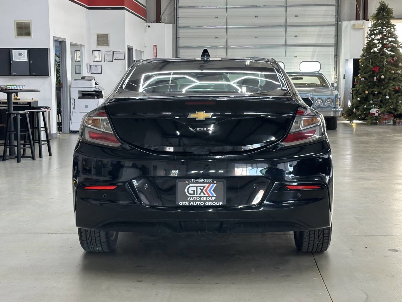 Used 2017 Chevrolet Volt Premier w/ Driver Confidence II Package FWD image 3