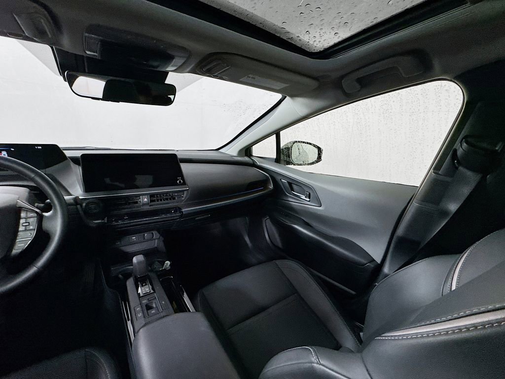 Used 2025 Toyota Prius XLE image 21
