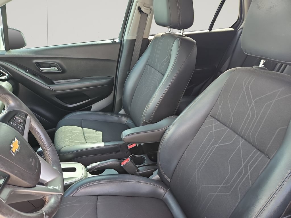 Certified 2020 Chevrolet Trax LT w/ Driver Confidence Package FWD image 10