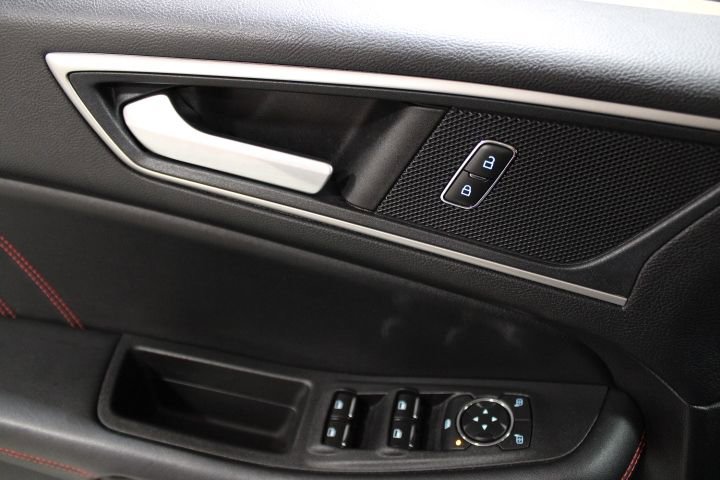 Used 2021 Ford Edge ST-Line image 17