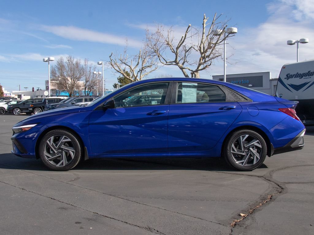 Used 2025 Hyundai Elantra Sport image 4