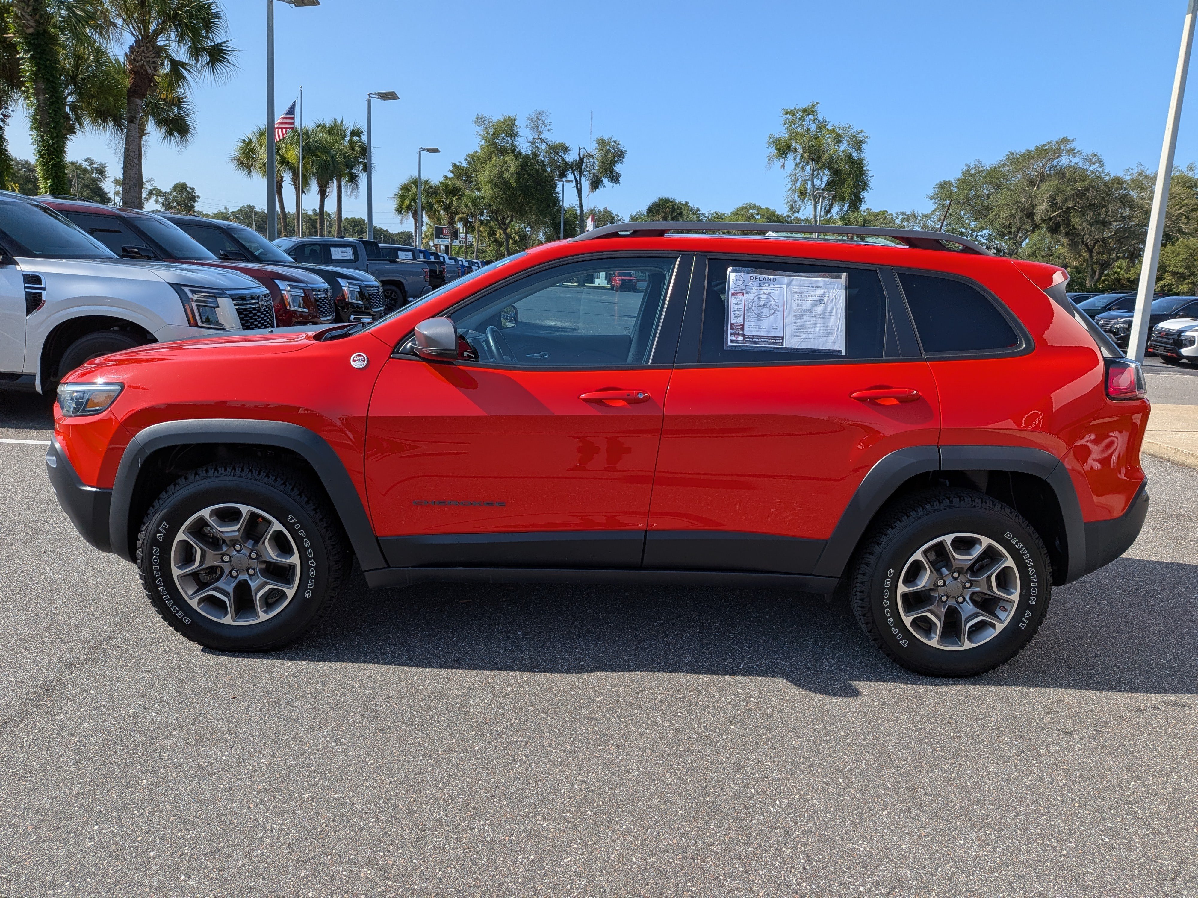 Used 2021 Jeep Cherokee Trailhawk w/ Sun, Sound & Nav Group AWD/4WD image 7