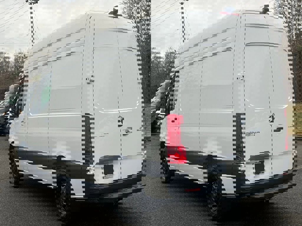 Used 2025 Mercedes-Benz Sprinter 2500 image 7
