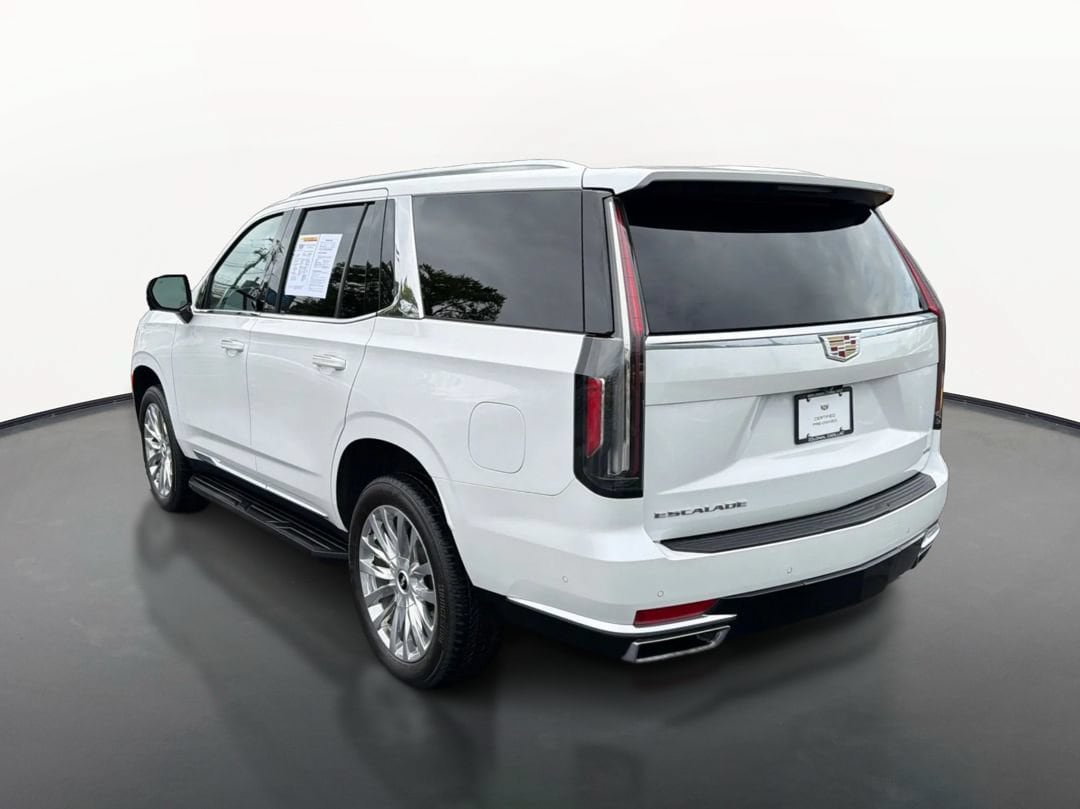 Certified 2021 Cadillac Escalade Premium Luxury AWD/4WD image 7