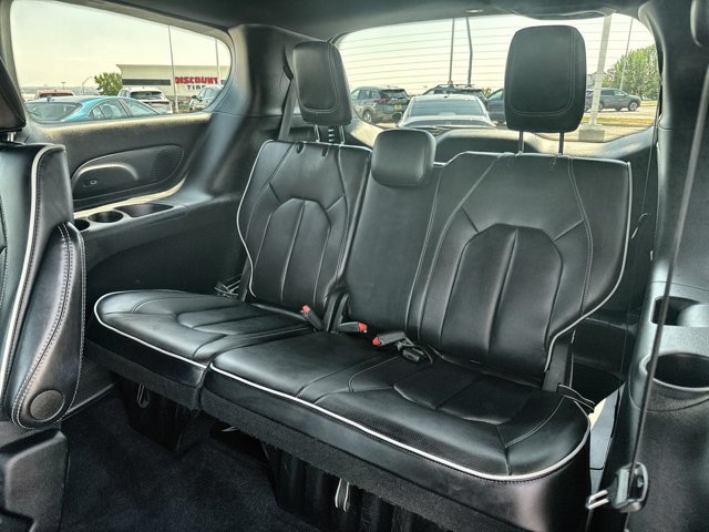 Used 2026 Chrysler Pacifica Limited AWD/4WD image 24