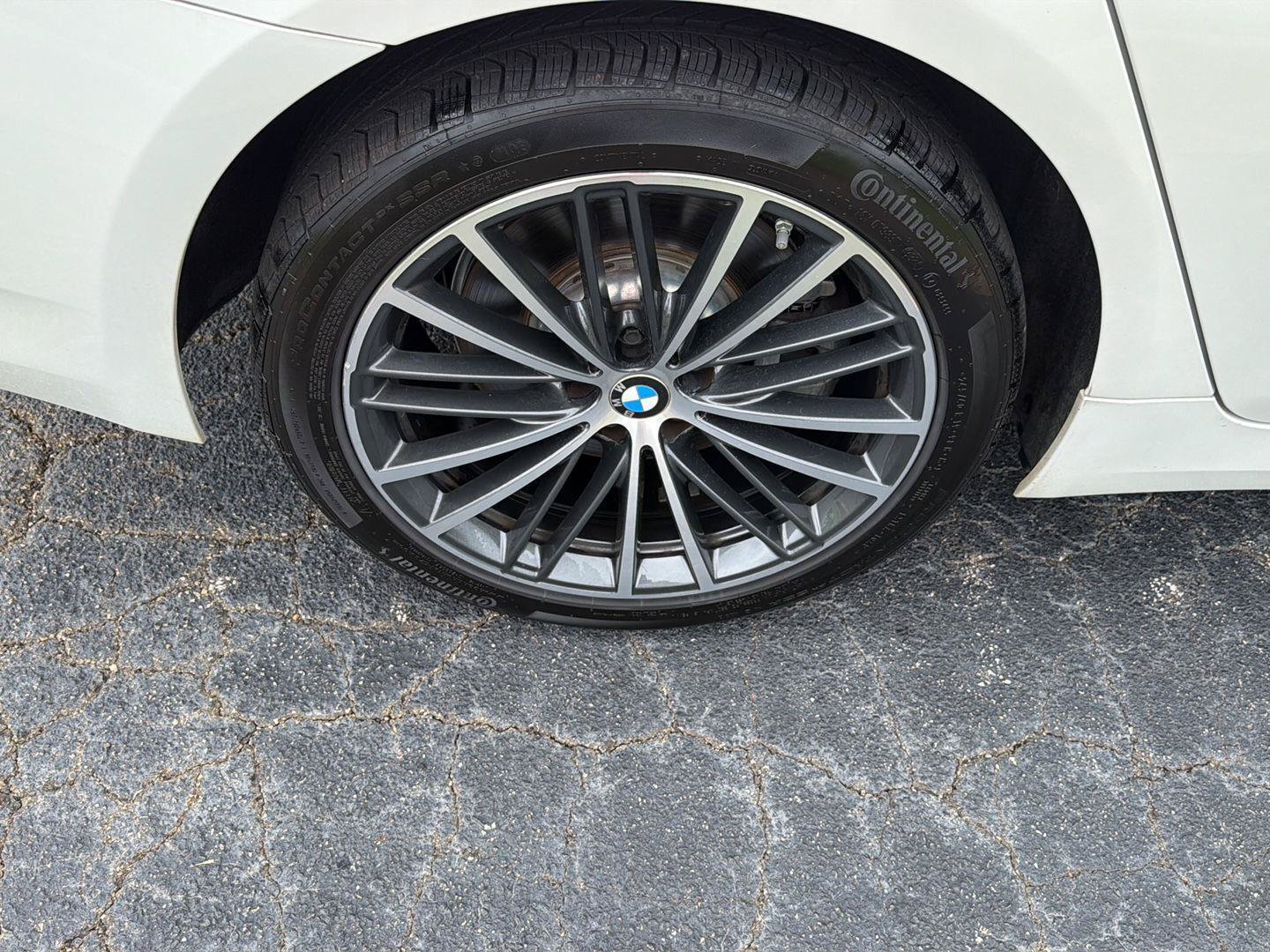 Used 2023 BMW 540i xDrive AWD/4WD image 39