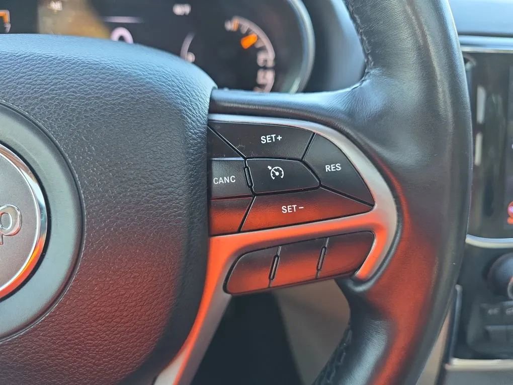 Used 2019 Jeep Grand Cherokee Limited w/ Luxury Group II image 22